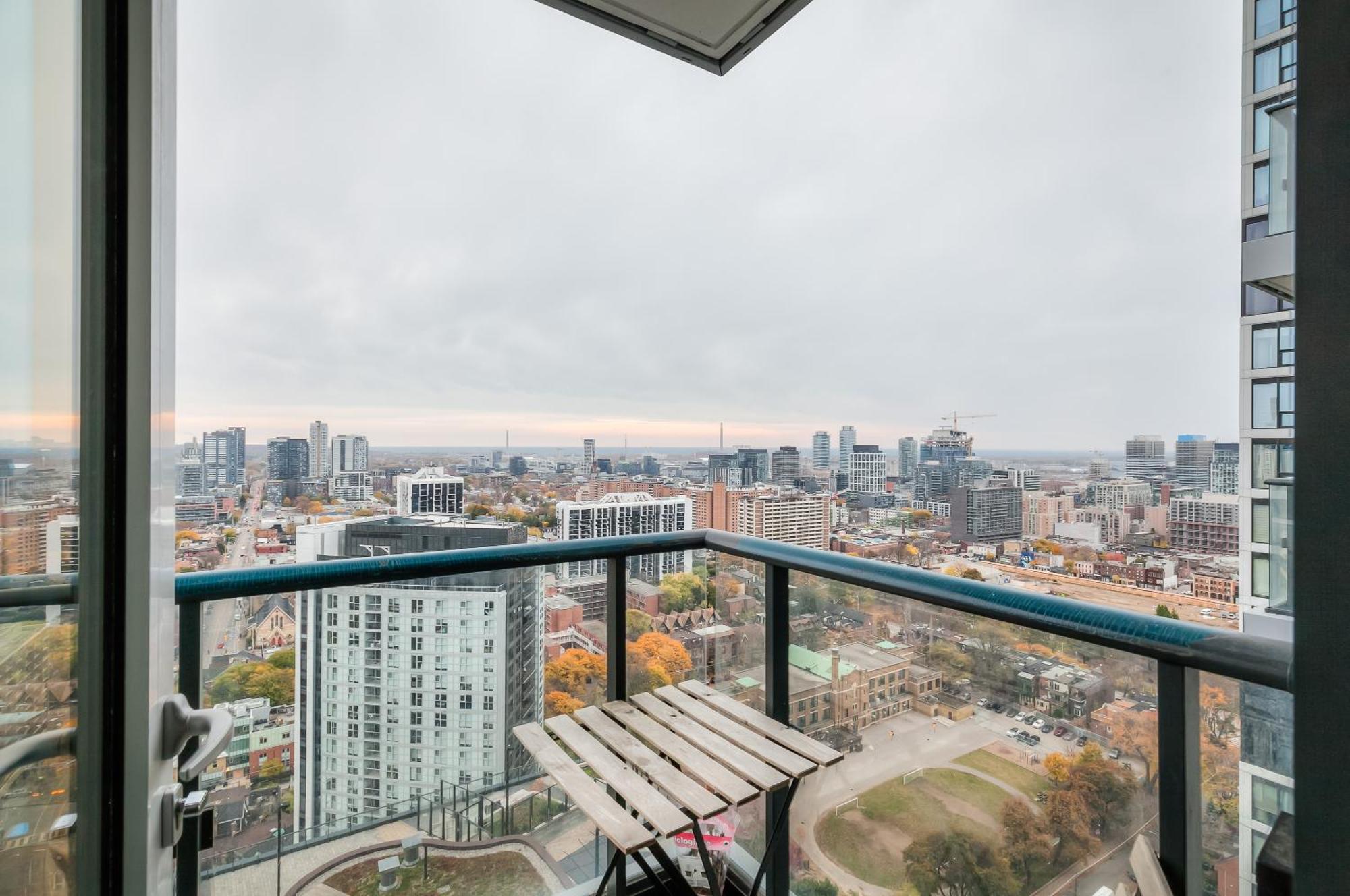 Panorama Suites Downtown トロント エクステリア 写真
